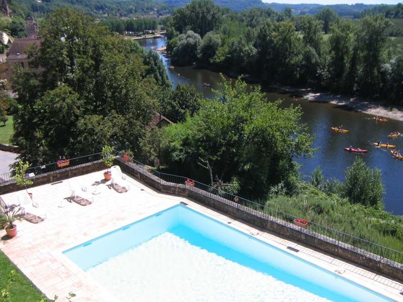 Piscine — Vue depuis le belvédère